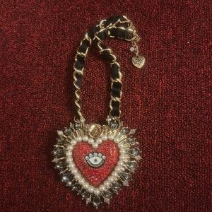 NWOT Betsy Johnson Red Rhinestone Heart and Pearl Ribbon Gold Chain